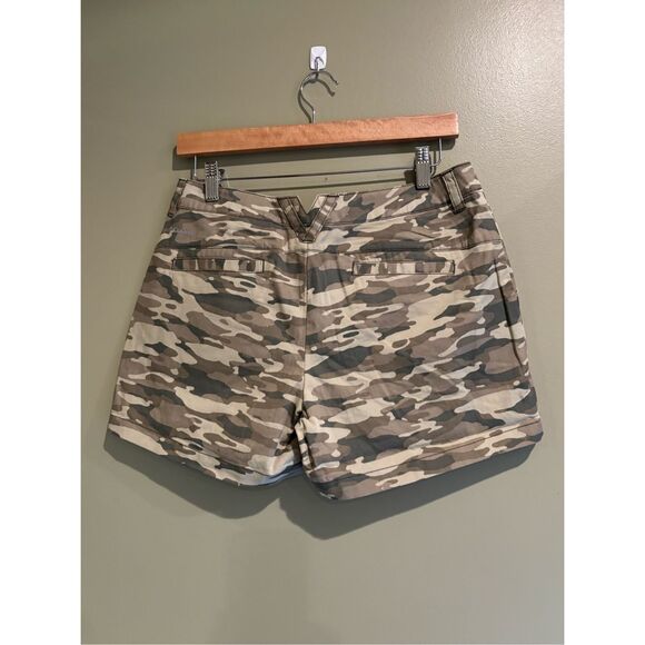 Columbia 4 camo print shorts with Omni shade quick dry technology great for outd - Picture 1 of 6